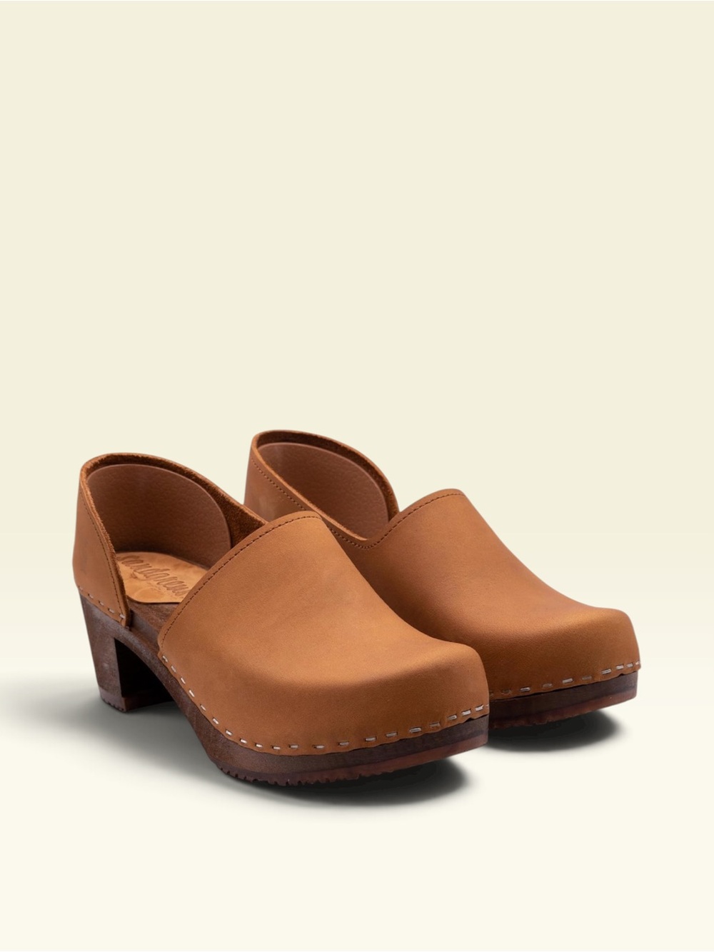 Sandgrens Swedish Clogs Tan
Nubuck Leather Heeled Size 37 US
6.5-7